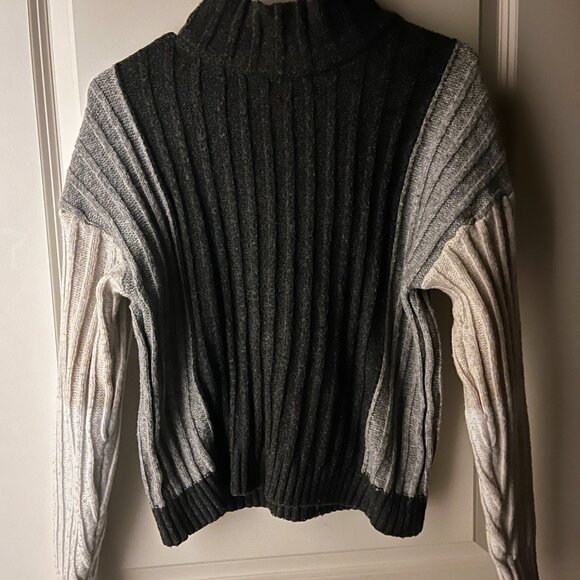 Color Block Sweater - Picture 2 of 2
